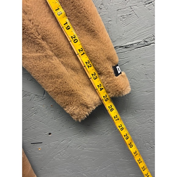 DKNY‎ Womens M Tan Faux Fur Coat Button Front Collar Soft Plush Winter Jacket - Picture 12 of 15